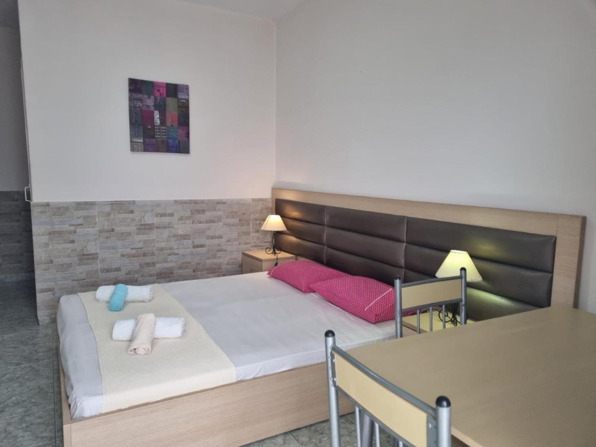 Anna Christina Apartments 메타모르포시 외부 사진